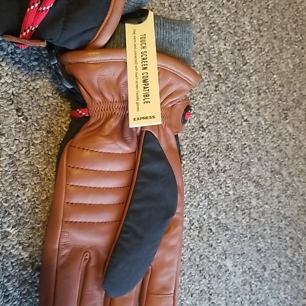 Express Touchscreen Compatible Gloves - Picture 3 of 4